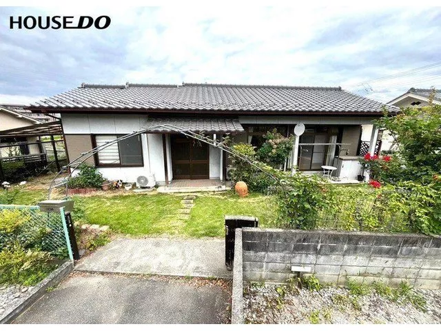 A popular single-story home,安心 for retirement! The water area is nearby, and the layout considers household chores♪ Spacious lot of 82 tsubo!
