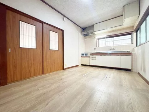 【Parking for 2 cars available】 5DK with a land area of 38.06 tsubo! ■ Located on a high ground with many windows for good ventilation
