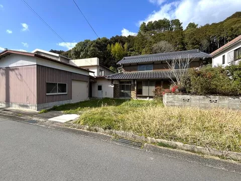 Tamba City, Kashiwabara-cho Kitayama (Kashiwabara Station) 2-story building 6SK