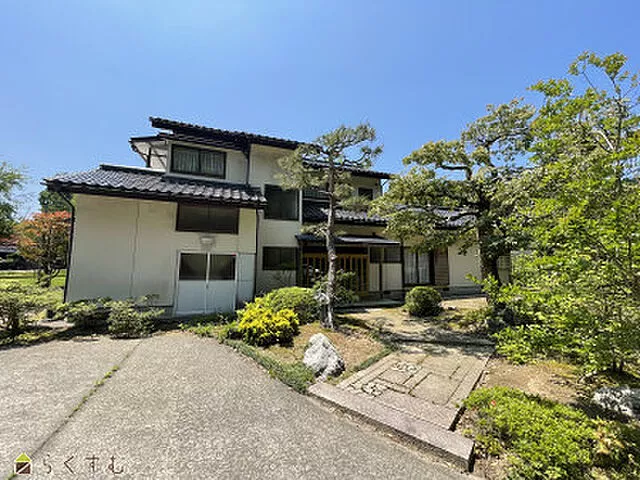 Used single-family house JR Echigo Line Izumozaki Station Get off at Izumozaki Town Hall 14 minutes on foot