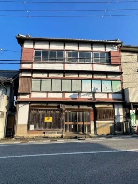 Takamiyacho, Hikone-shi, Kanagawa (Takamiya Sta.) 3F 17DK

4,800,000 yen