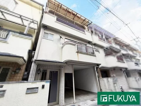 19 minutes on foot from the station! 3-story used house with 3SLDK! Currently vacant! Space for one car!