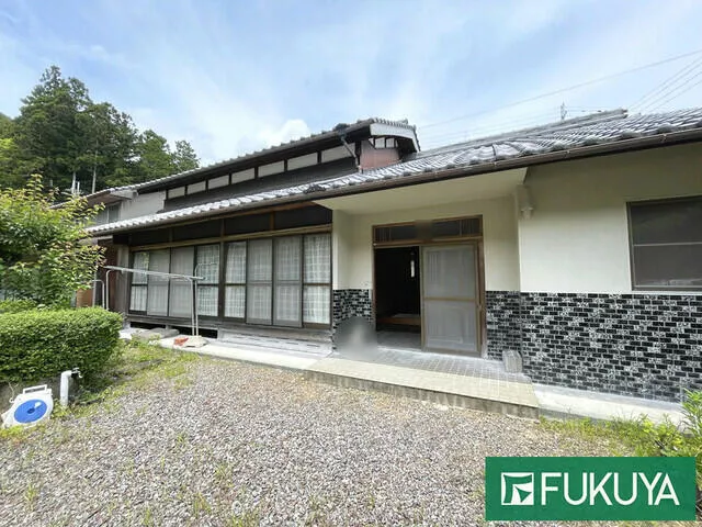 Taka County, Taka Town, Yachiyo District, Nakano-ma (Nishiwaki City Station) 2-story building 7DK