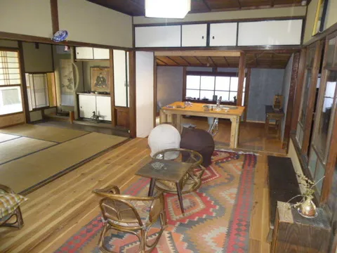 Ryuo Town, Gamou District, Oaza Kawamori (Omi Hachiman Station) 2-story building 6SLDK