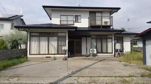 Akita City, Shogunno Minami 5-chome (Tsuchizaki Station), 2-story, 5DK