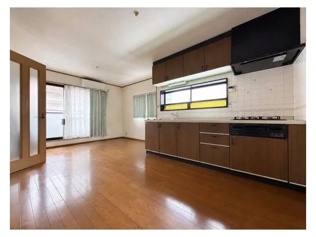 About 6 minutes on foot from Keihan "Furukawabashi" Station◆ Spacious 4LDK with plenty of storage!◆ Shopping facilities are abundant!