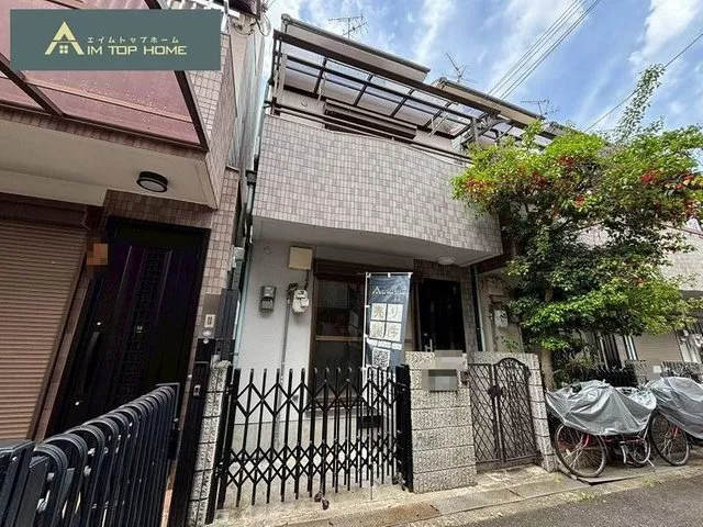 【2-story building close to the station / South-facing / Good sunlight】 ◇Ample storage space◇