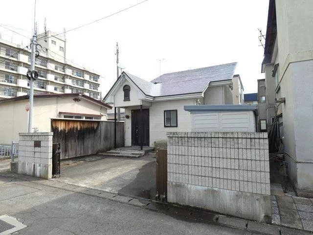 340 meters to Seven-Eleven Hirosaki Miyagawa 2-chome! To Matsumoto Kiyoshi Hirosaki Katada store...