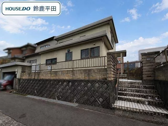 ● 5LDK ● Quiet residential area ● Storage