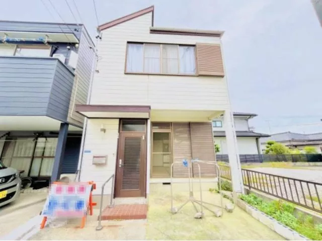 Compact property with a 4DK layout. Popular Hikima area with well-developed surroundings!