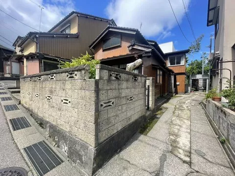Nu, Naruwa-cho, Kanazawa-shi, Ishikawa 2F 4SDK

3,300,000 yen