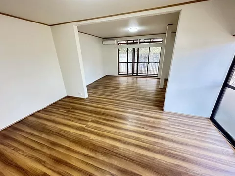【Mitaka Real Estate】Renovated! Parking for 3 cars in parallel possible with 4LDK♪ - Image 3