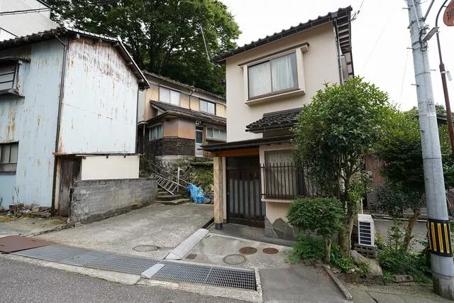 Kanazawa City, Yamanokamicho (Higashi-Kanazawa Station) 2-story building 5DK