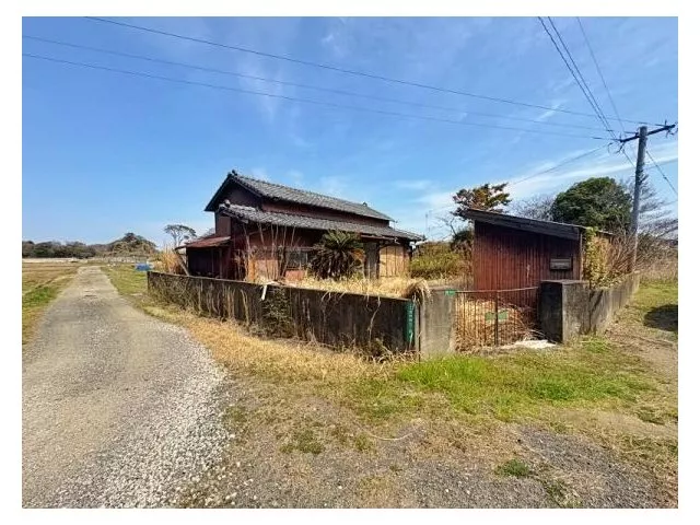 A land rich in nature♪ The land is spacious and can be used for various purposes!
