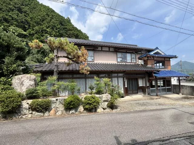 Tamba City, Aogaki Town, Nishiashida (Ishio Station) 2-story building 12DK