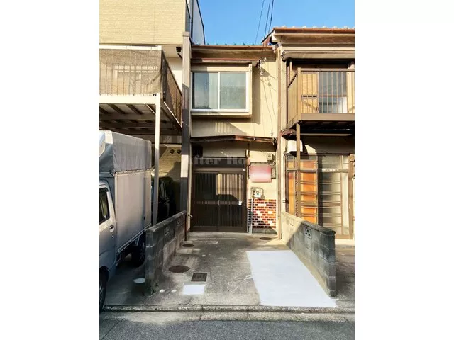 6.8 million yen (Nishikyogoku Shimosawacho, Nishi-Oji Station)
