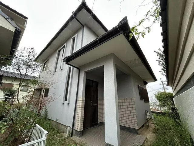 Open house held, immediate move-in available, one parking space. 900 meters to Dazaifu Minami Elementary School.