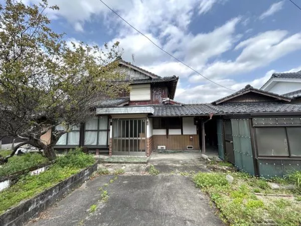 Kishima District, Shiraishi Town, Oaza Togo (Hizen-Shiraishi Station) Single-story building 10DK