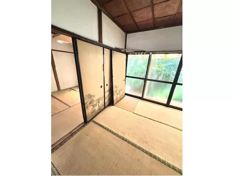 6 minutes by bicycle to Tachikawa Station and Kunitachi Station / Single-story house / 1 minute on foot to supermarket