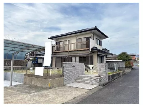 Renovated interior and exterior in March 2026; land area approximately 109 tsubo; about 1700m from Uraren Station