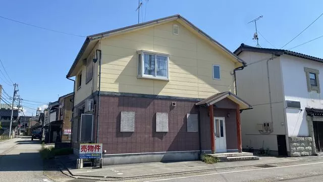 Niigata Prefecture, Nyuzen Town, Izen (Nyuzen Station) 2-story building 3LDK