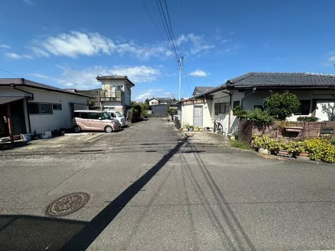 A single-story used house has come up for sale in Shimodajima.
