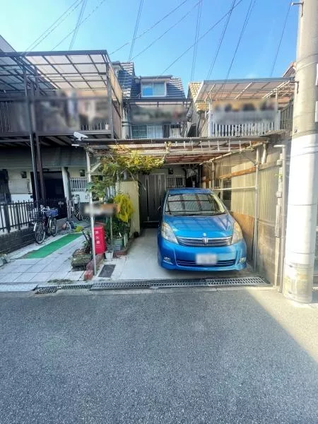 JR Osaka Loop Line "Taisho" Station, 11 minutes by bus, 5 minutes on foot from Chuo Junior High School
