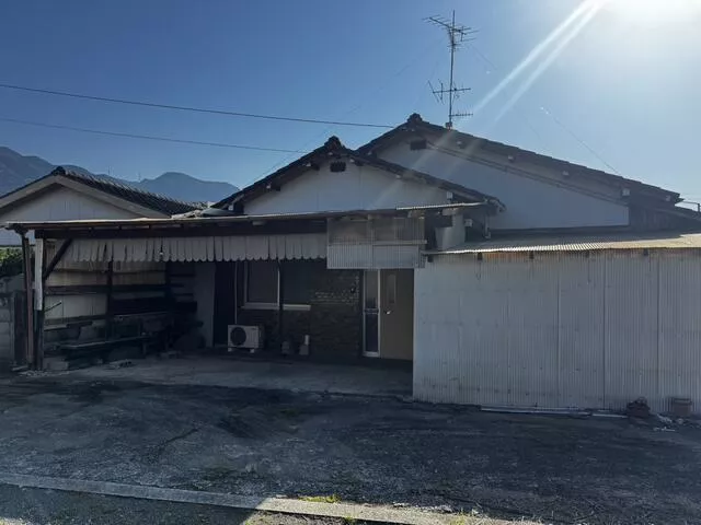 Niihama City, Osei-in (Nakahagi Station) Single-story building 5DK