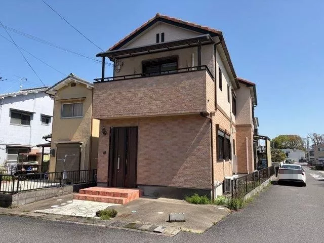 ■Built in 2006, corner lot■Solar panels 3.7KW■Supermarket and elementary school within 280m
