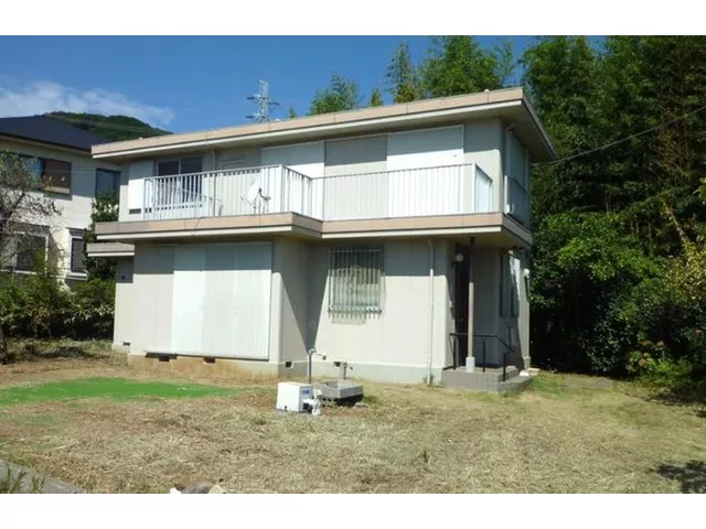 ■ Spacious land approximately 102 tsubo! ■ The road in front is narrow, so only light vehicles can pass ☆