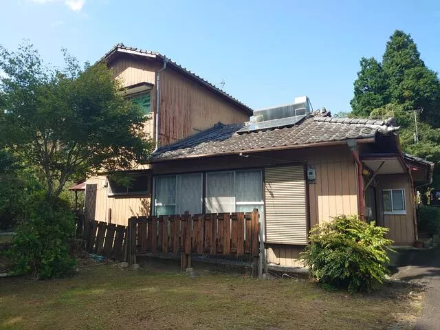 Kirishima Nagamizu, Kirishima-shi, Kirishima (Kirishima Jingu station) 2F 6DK

1.5 million yen
