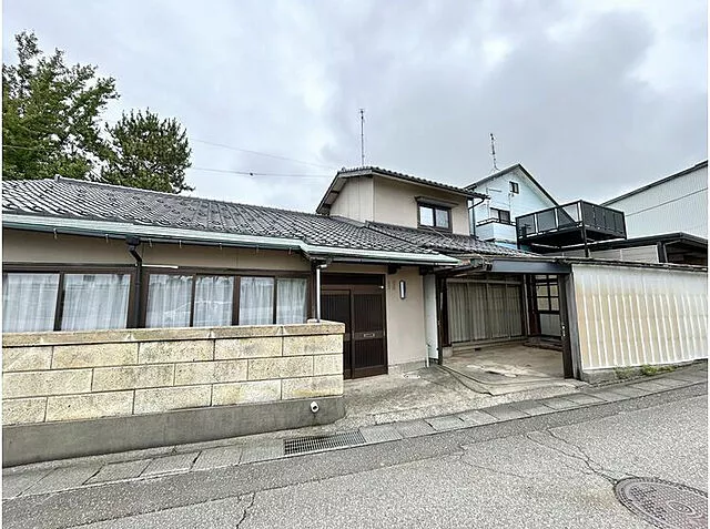 Used single-family home in Hakusan, Mikawa Kitamachi.