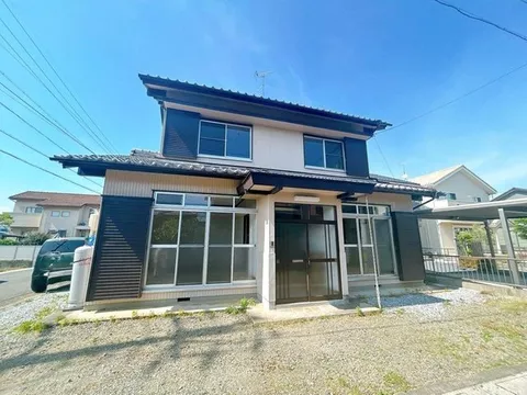 [Open House Held] Interior Renovation Completed / Parking for 3 Cars Available / Southeast Corner Lot /