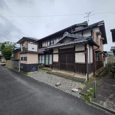 Imamachi, Higashiomi-shi (Notogawa Sta.) 2F 9DK

3,000,000 yen