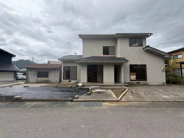 Hakusan City, Kawachi Town, Fujigaoka (Tsurugi Station) 2-story 7DK