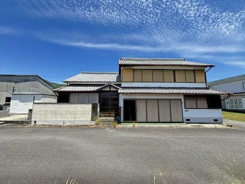Uki City, Miankō Town, Hata (Mikankō Station) 2-story building 6SLDK