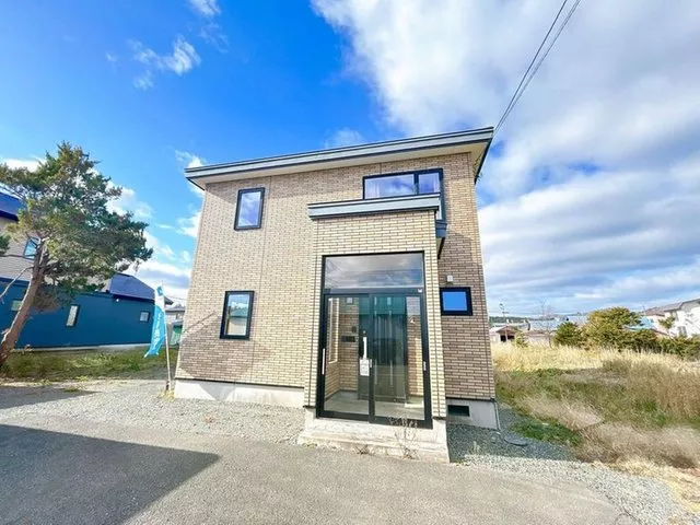 [Open House Held] Parking available for two standard cars in parallel. Educational facilities (Nakatonbetsu Elementary School) within a 13-minute walk.