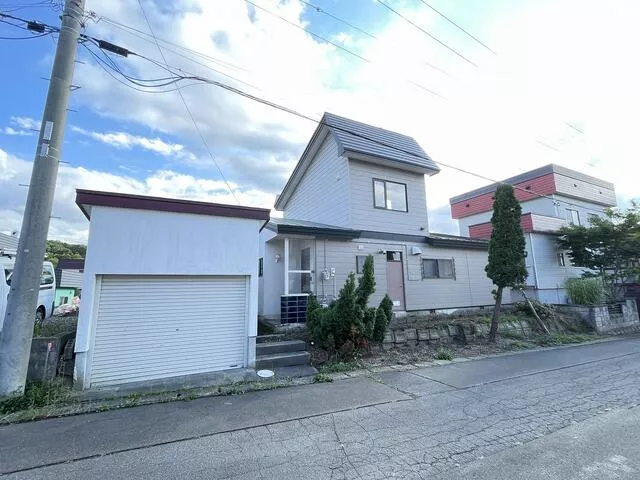 Iwamizawa City, Higashiyama 6-chome 2-story building 7LDK
