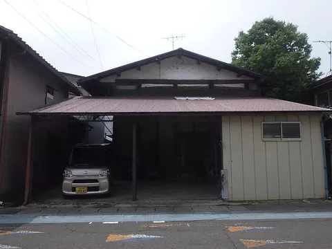 Reizancho Kakeda, Kitamachi (Bohara Station) 300,000 yen