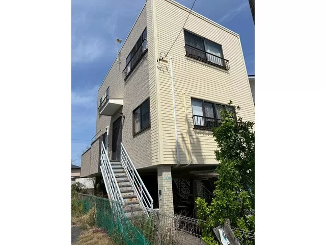 ◆Spacious garage◆ 3-story steel frame◆ Close to National Route 1 bypass◆ Quiet surroundings◆ Good sunlight◆