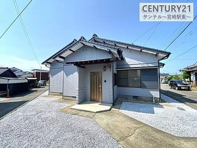 Used single-family home, 36 minutes on foot from Takanae Station on the JR Nippo Main Line