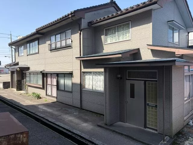 Takaoka City, Rokuka (Takaoka Yabunami Station) 2-story building, 8DK