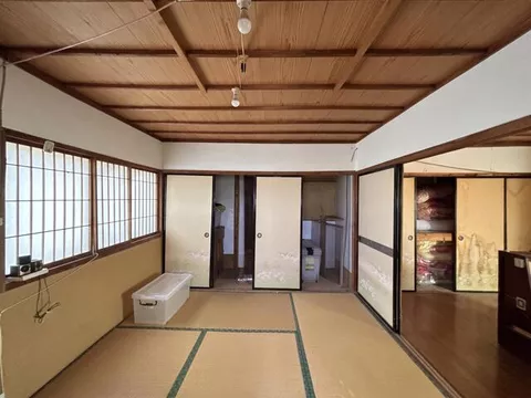Minami Shimabara City, Kazusa Town Otsu (Shimabara Port Station), two-story building, 6LDK