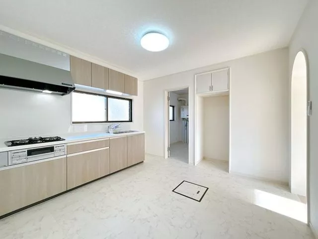 [Open house] [Interior and exterior renovations completed] [Move-in available within the year] Parking for 2 regular cars