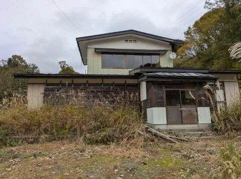2F 6DK in Aza-machiori, Shichigasuki-cho, Kariya-gun, Tokyo

10,000 yen