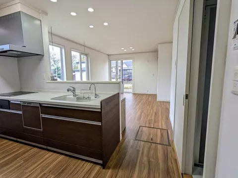 ■ Built in 2012 ■ Constructed by Sekisui Heim ■ All-electric ■ 9 minutes on foot to elementary school