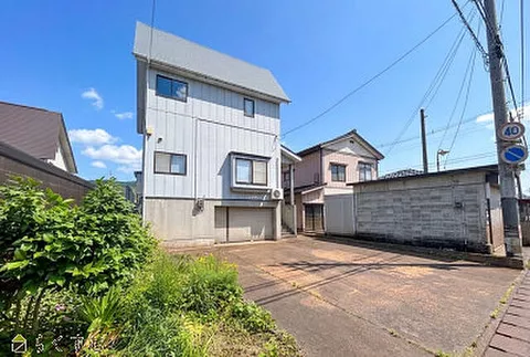 Used single-family home Nagaoka City Takidani Town Used house