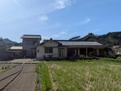 Saeki City, Yayoi Oaza Osakamoto, 1-story building, 7DK

2.5 million yen