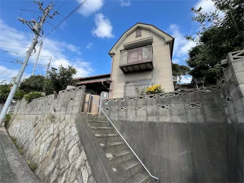 Shimonoseki City, Koda-cho 4-chome (Habu Station) 2-story building 5K