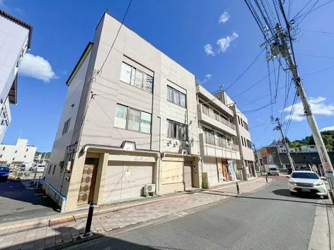 Kesennuma-shi, Kesennuma 2-chome Minamimachi (Kesennuma station) 3F 3DK

3,800,000 yen